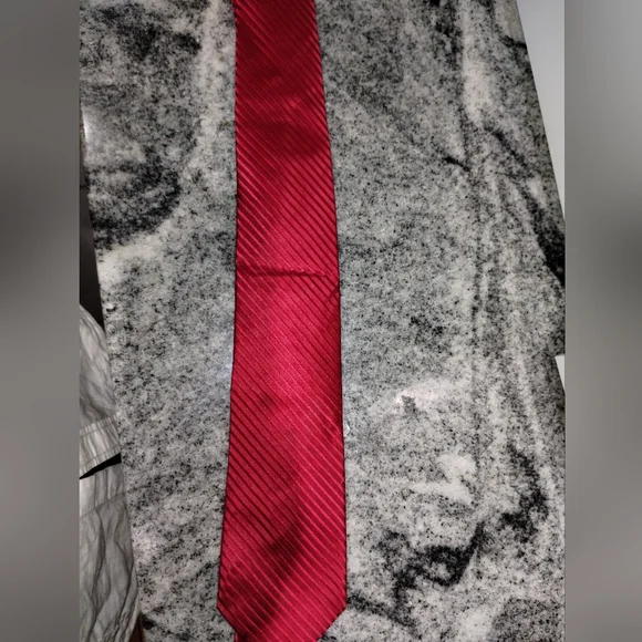 Pierre Cardin like new red striped tie - Picture 2 of 3
